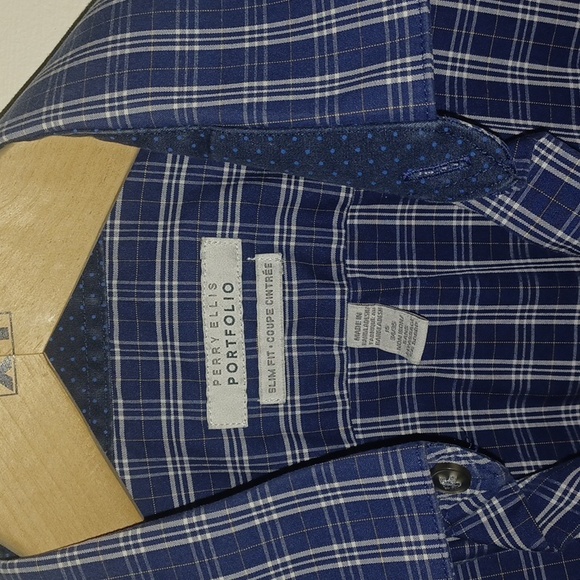 5/$15 Blue plaid Perry Ellis Portfolio Button-Down Dress Shirt - Picture 2 of 5